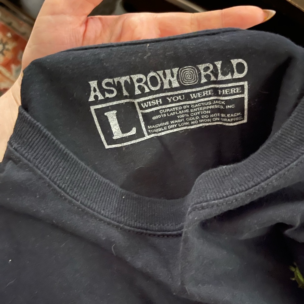 Like new Cactus Jack long sleeve t-shirt - Picture 3 of 3